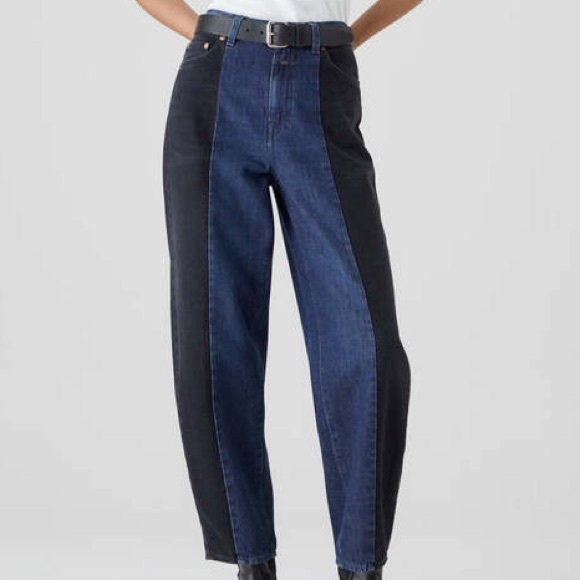 CLOSED Two-Tone Blue & Black Denim Slight Barrel Leg High Waisted Straight Jeans